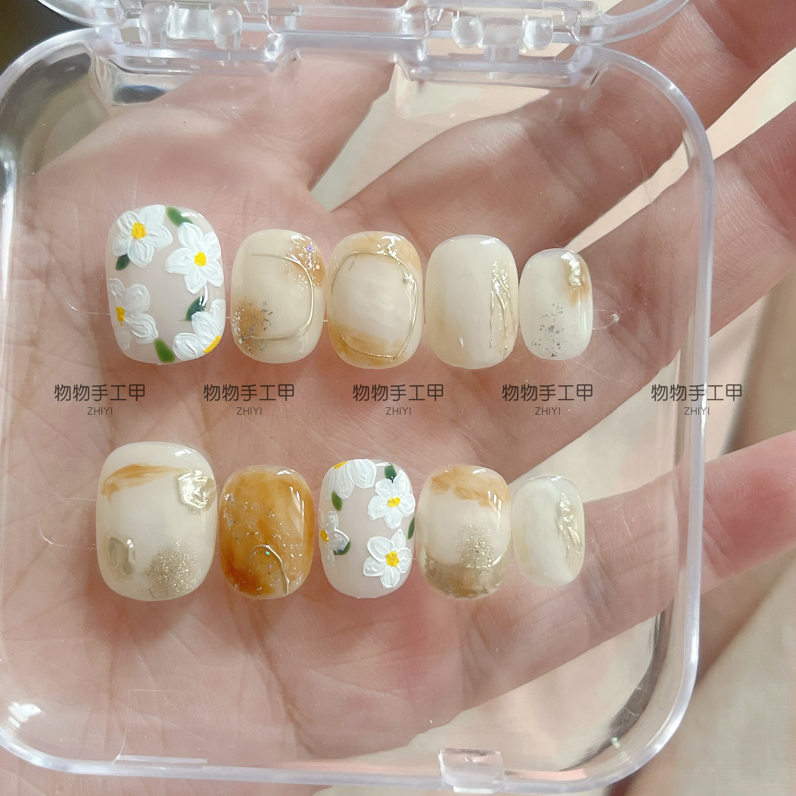 纯手工穿戴甲2025新款高级感短方圆手绘油画风小花美甲贴片可拆卸