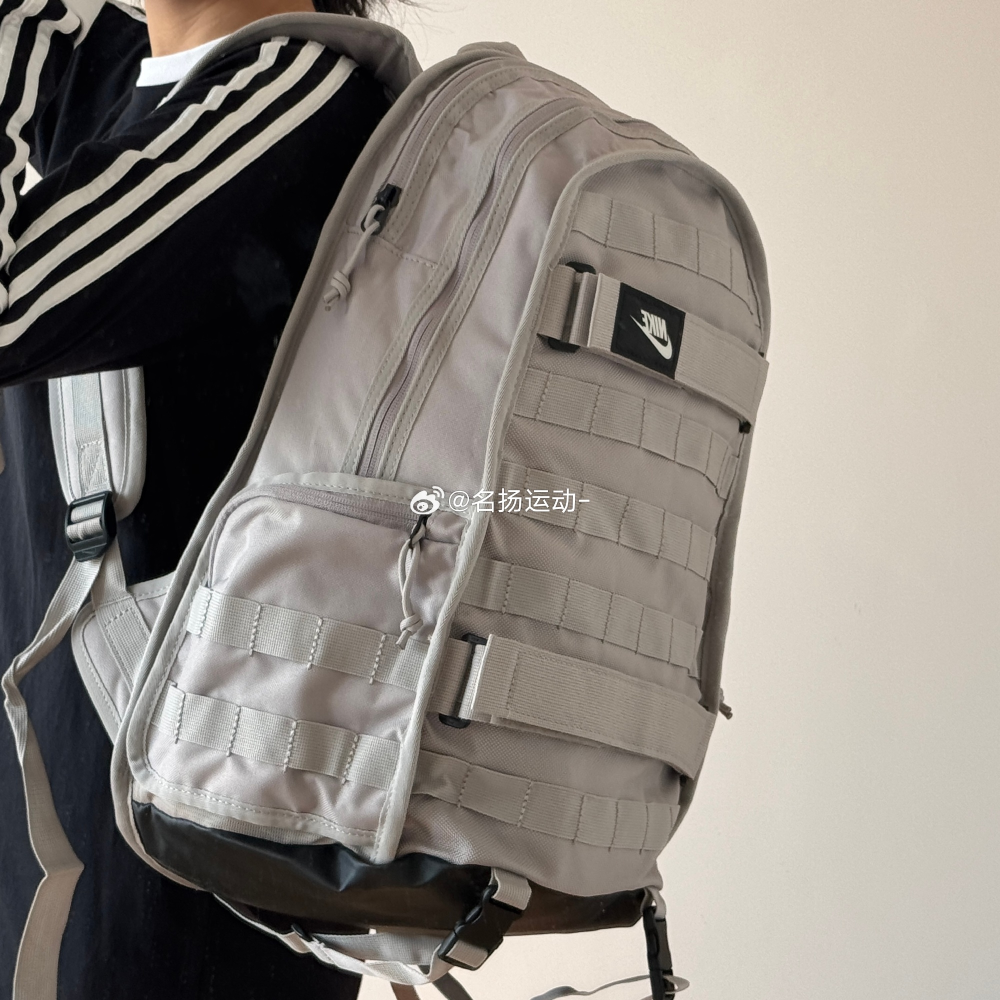 Nike耐克男女旅行运动户外滑板大容量双肩背包学生书包FD7544-009