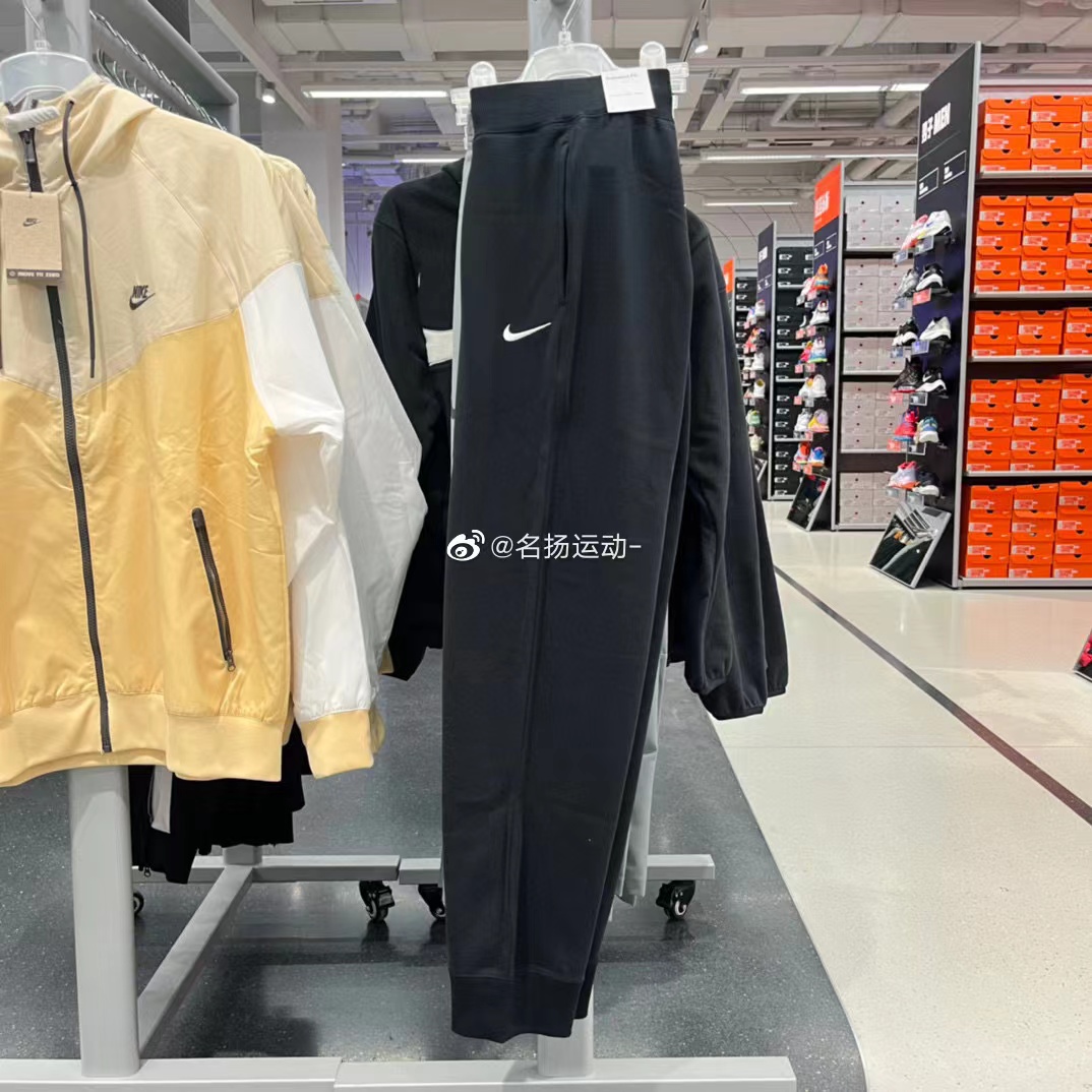 Nike运动休闲束脚男子刺绣长裤