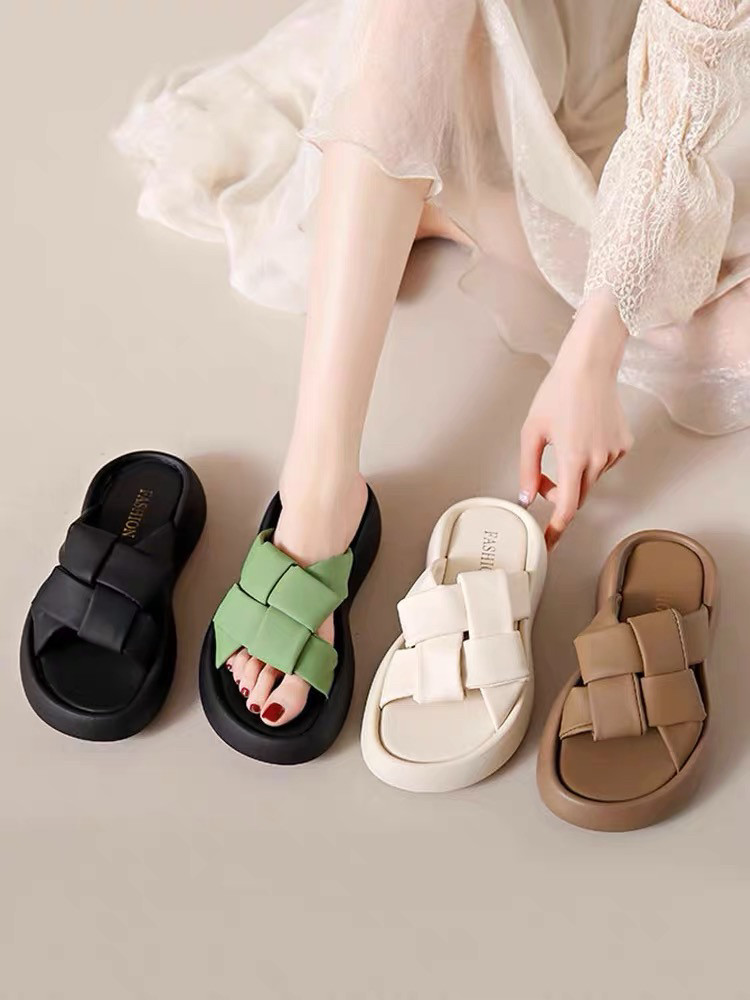 高级感拖鞋女夏外穿2024新款休闲孕妇防滑厚底法式沙滩凉鞋一字拖