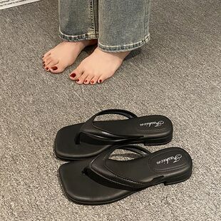 海边人字拖鞋女夏外穿厚底防滑防臭学生休闲踩屎感平底夹趾凉拖鞋