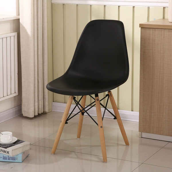 北欧书桌椅餐椅简约时尚咖啡椅创意伊姆斯椅子塑料家用办公靠背椅