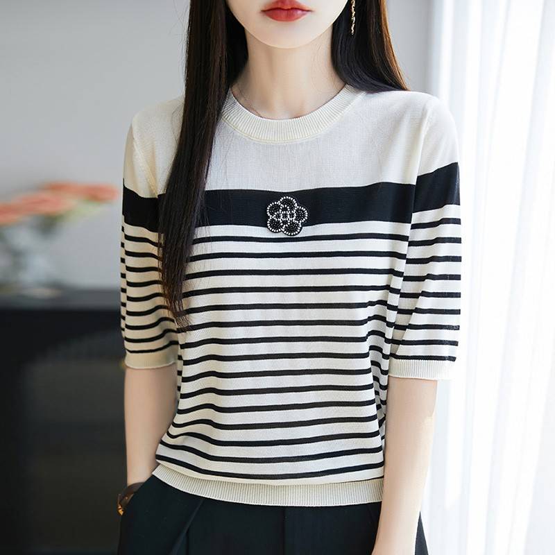 微胖mm夏季大码冰丝针织衫女士短袖t恤遮肚子显瘦山茶花条纹上衣