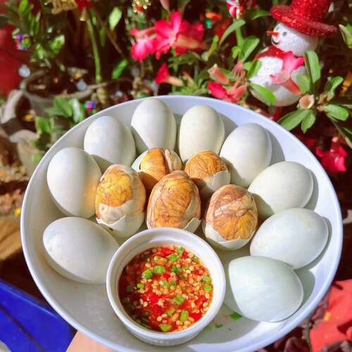 hot vit lon 10qua越南新鲜毛鸭蛋屈头蛋tang rau ram鸭蛋活珠子