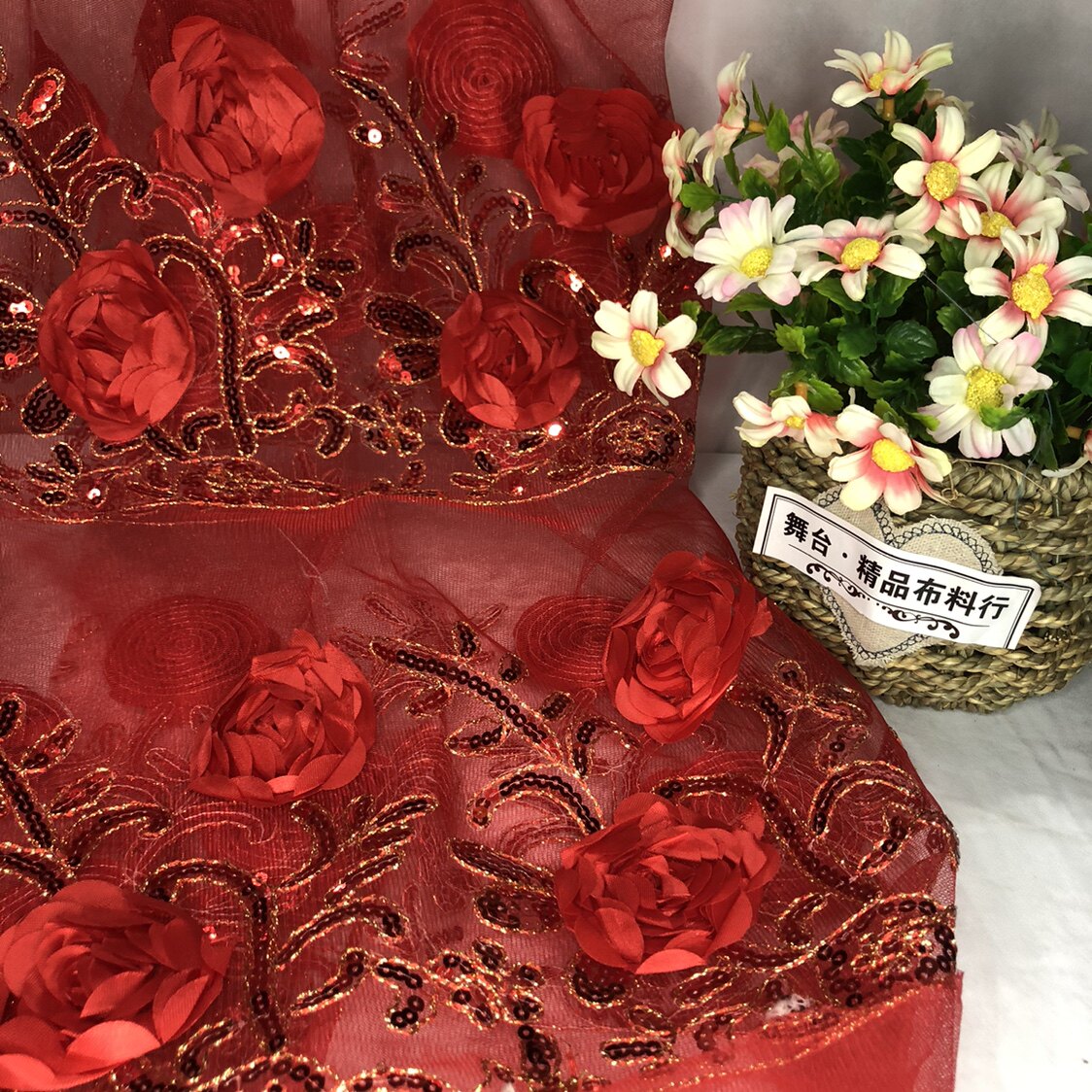 亮片盘花绣网纱面料 横排可剪花边布料 大红色婚纱礼服绣禾花边布