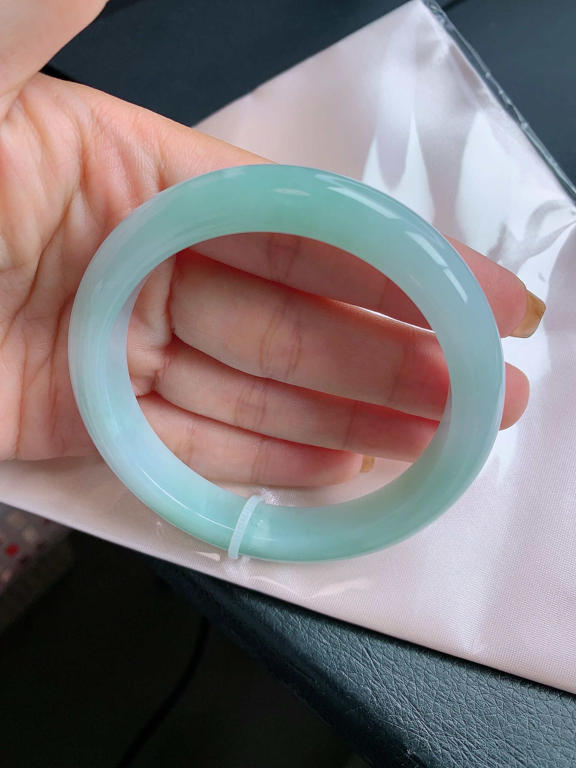 缅甸天然a货翡翠58圈口绿底手镯