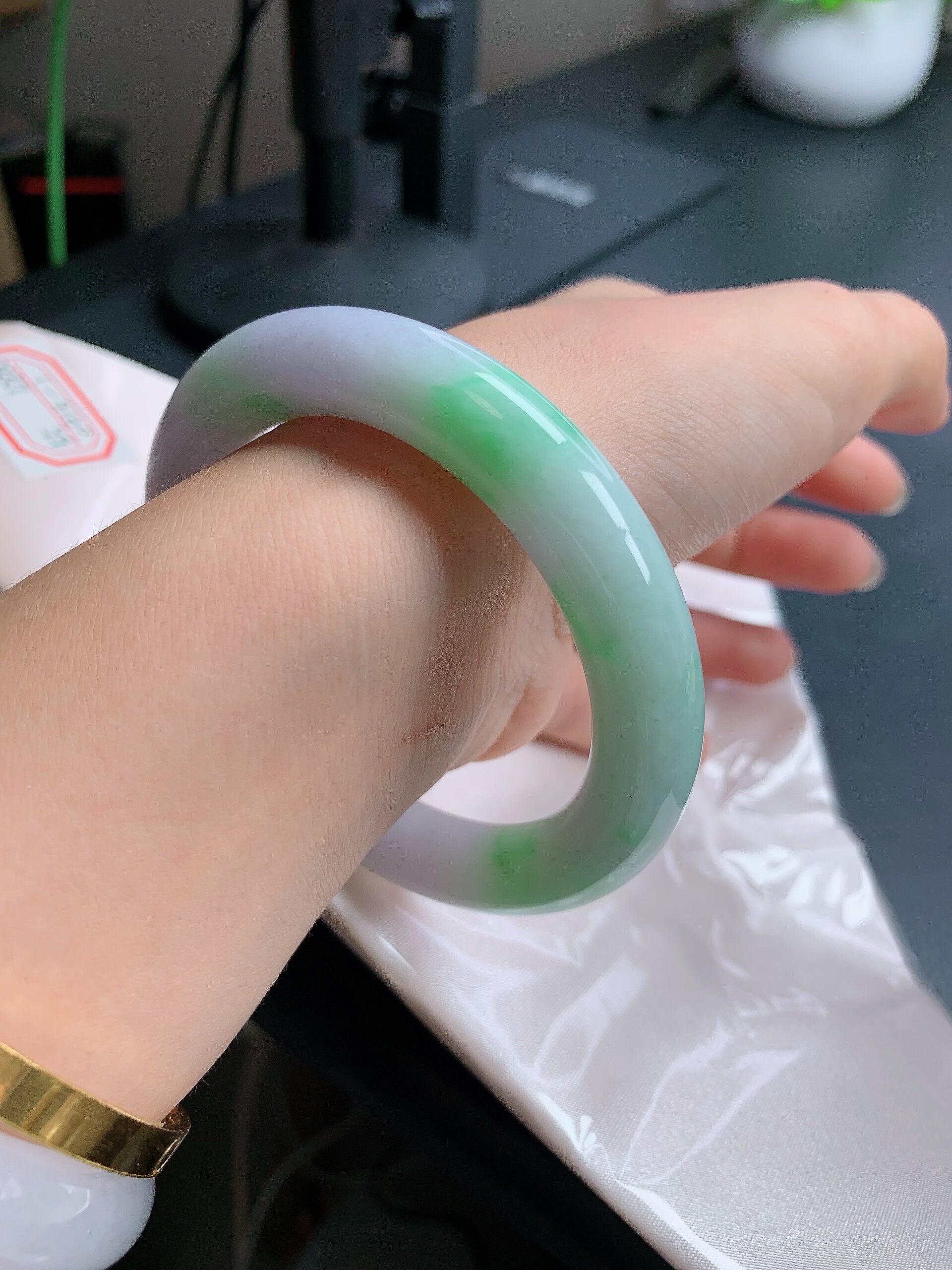 缅甸天然a货翡翠55圆条圈口春带彩手镯