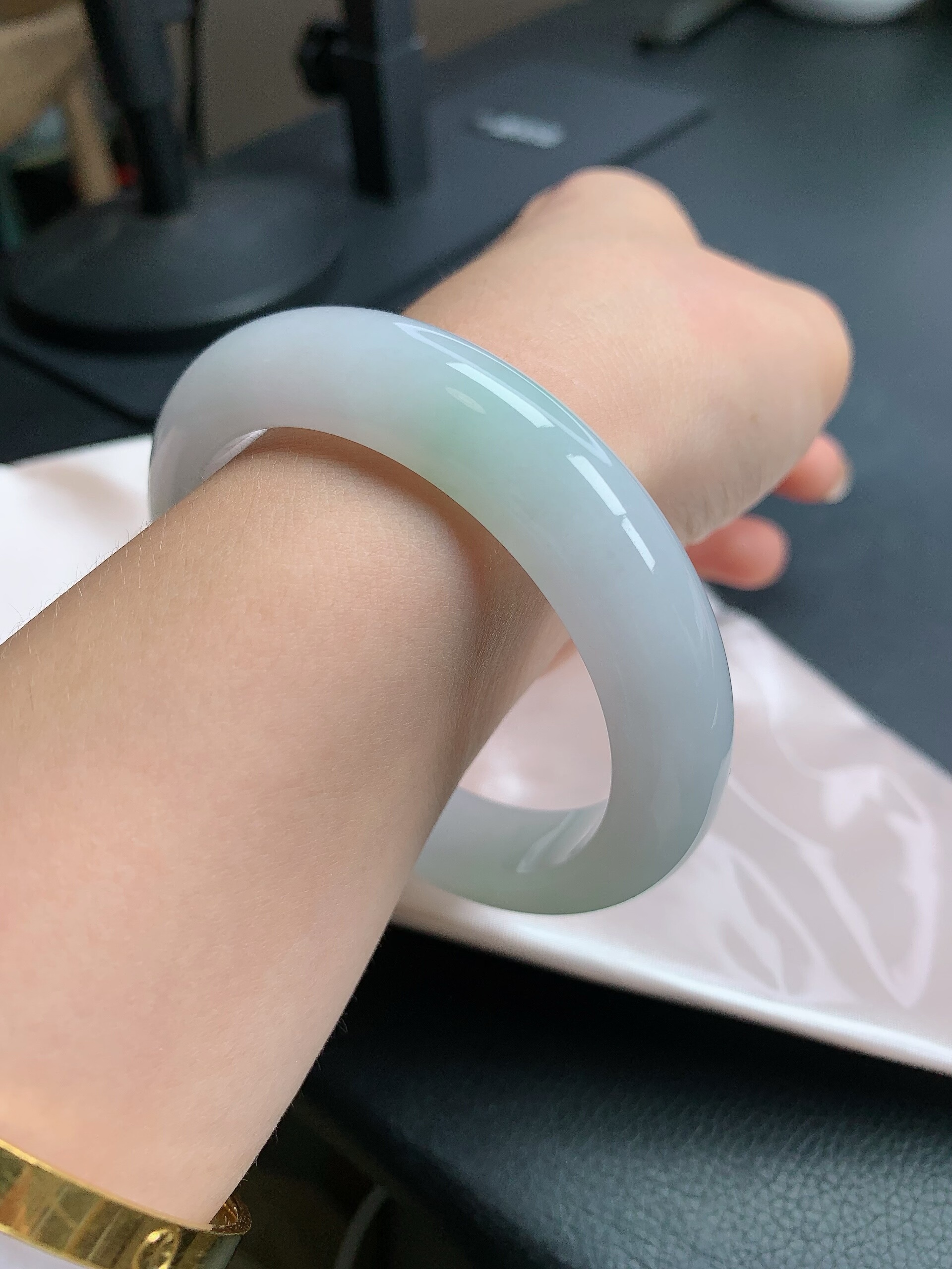 缅甸天然a货翡翠56圈口冰润水润手镯