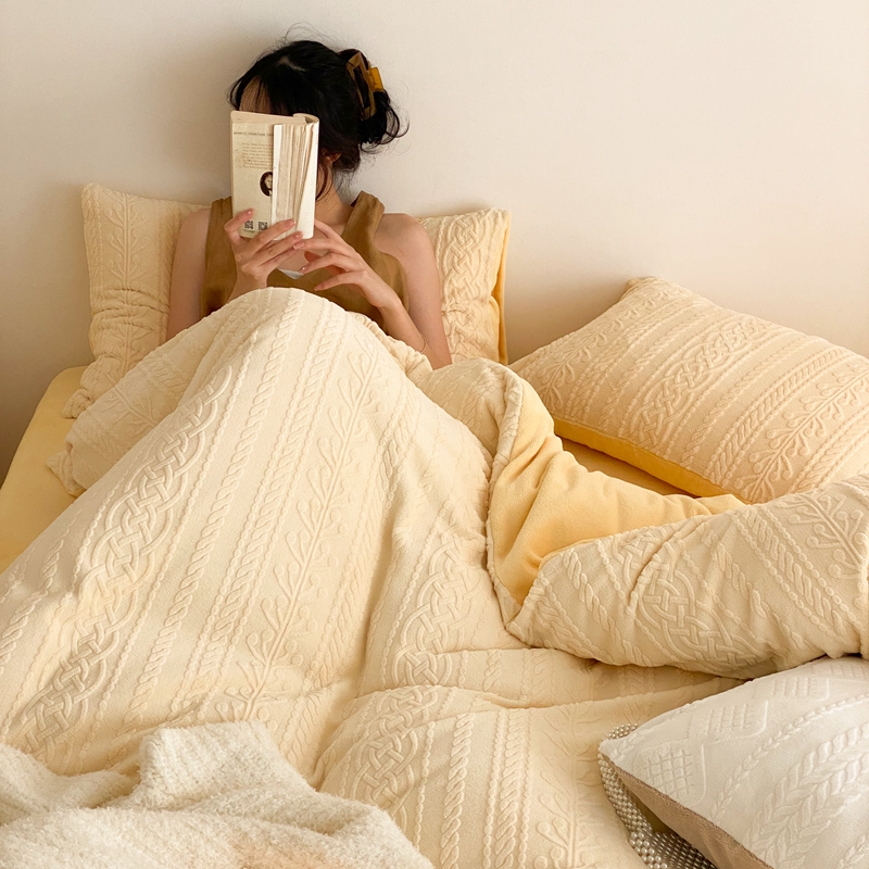 牛奶绒雕花绒四件套防静电