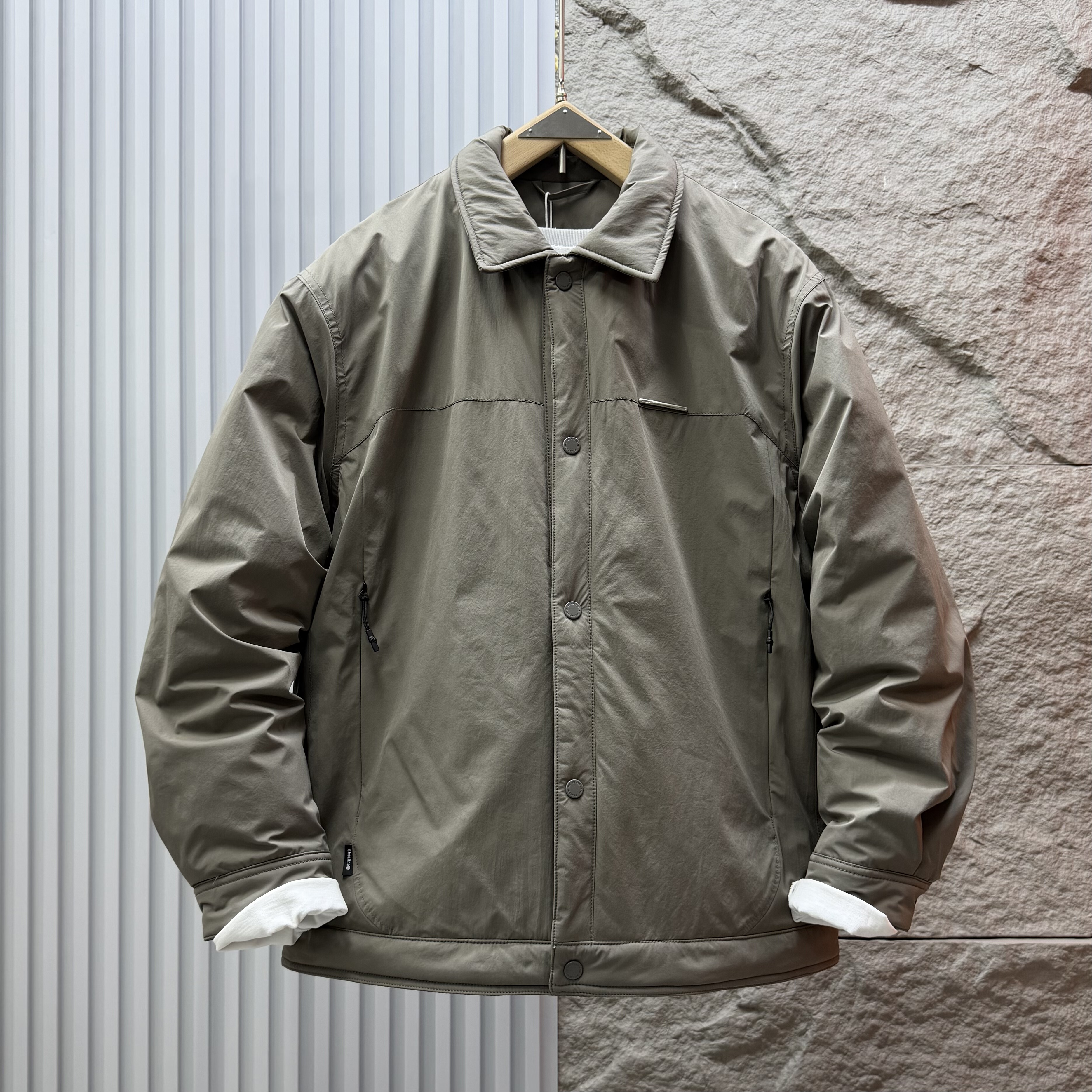 2025冬季新款轻薄翻领羽绒服纯色简约日系潮流百搭白鸭绒保暖外套