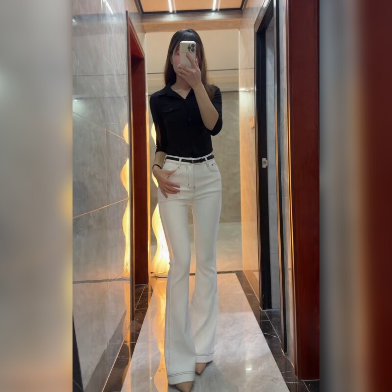 白色高腰微喇牛仔裤女2026春季新款修身显瘦提臀百搭喇叭裤
