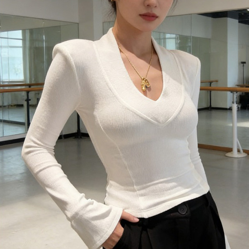 无锡t恤女2026新款秋季V领上衣广州十三行爆款女装修身义乌打底衫图片