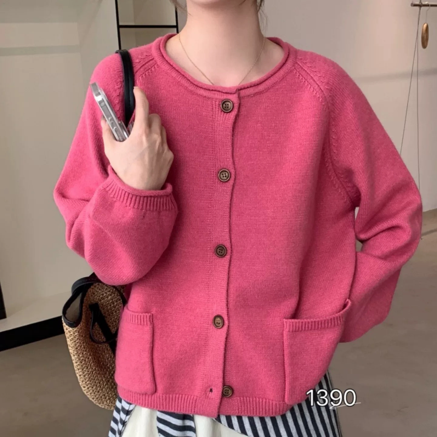 秋冬新款女慵懒风纯色木扣口袋针织开衫毛衣宽松百搭长袖外套上衣