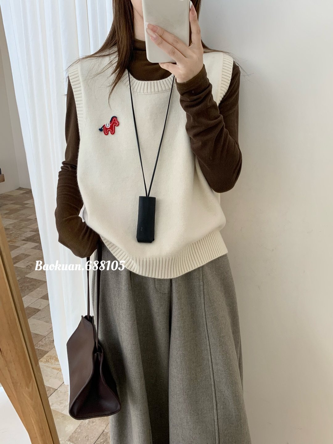 小马刺绣设计感无袖宽松套头圆领背心针织马甲秋冬韩系叠穿坎肩女