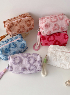 韩版爱心毛绒手拎化妆包少女便携洗漱包护肤品收纳包学生文具笔袋