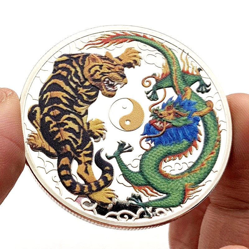 中国龙虎斗太极生肖镀金纪念章 摆件硬币金币龙腾虎跃金币纪念币