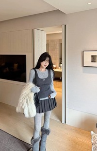 2025冬百搭宽松显瘦圆领打底衫 字母背心真两件毛衣针织衫