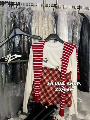 甜美卡通长袖t恤+别致带条纹披肩复古红色格纹A字半身裙女