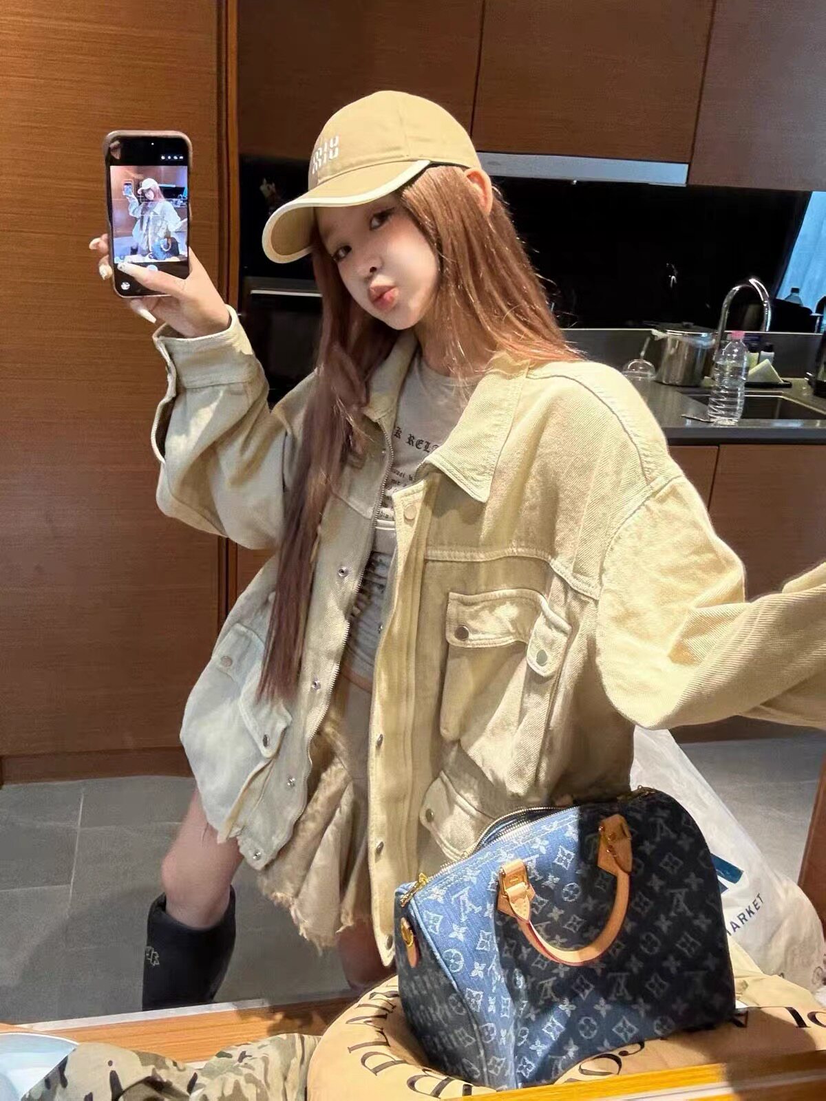 2026秋韩版时尚百搭宽松设计感翻领卡其色工装牛仔外套女