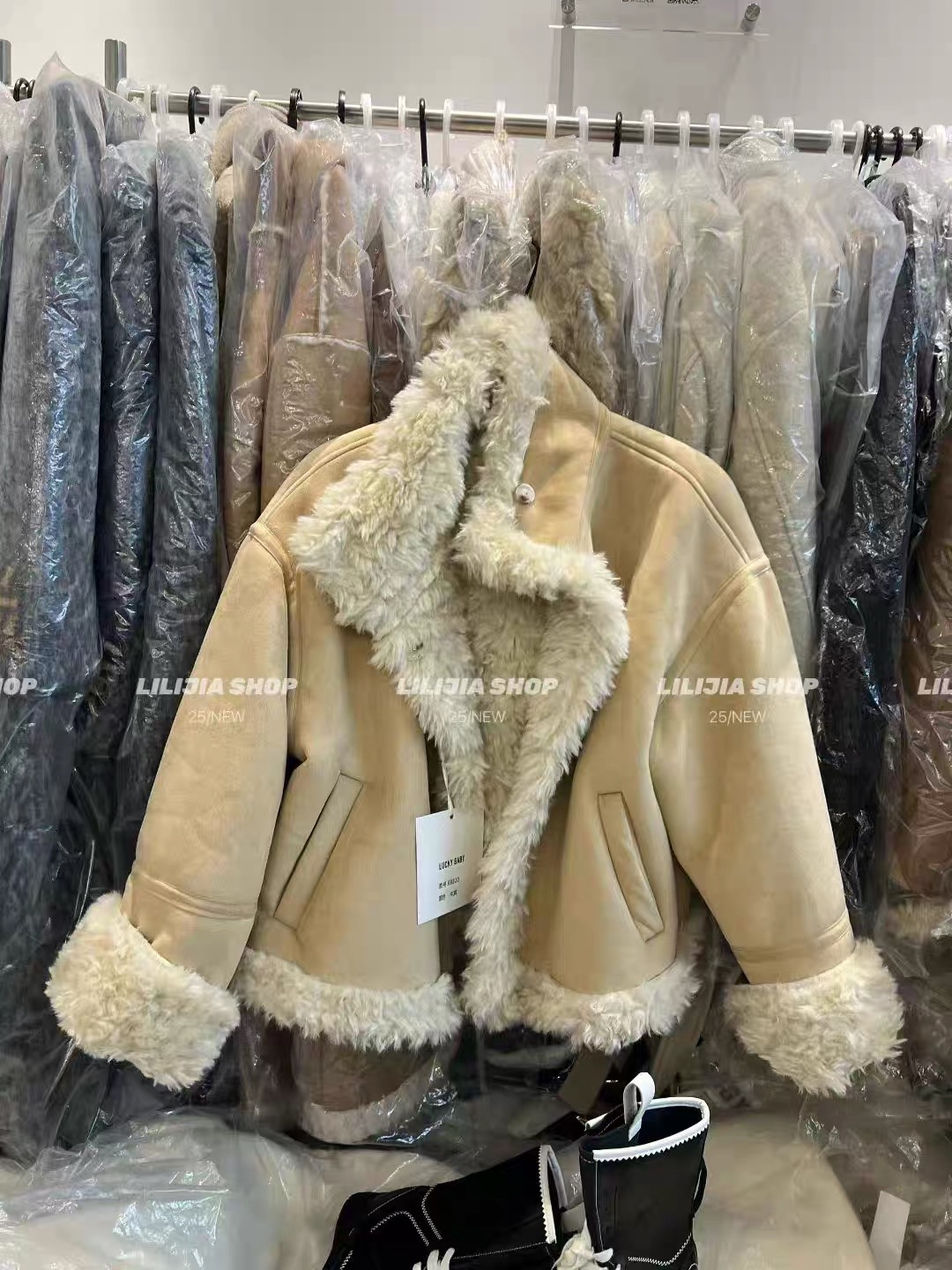 2025冬季新款韩版时尚百搭宽松显瘦皮毛一体加厚外套女