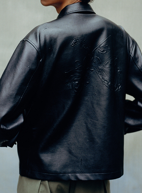 SUPERTOFU经典款 玫瑰萨克斯压花 颗粒纹理PU皮革 双拉链夹克外套