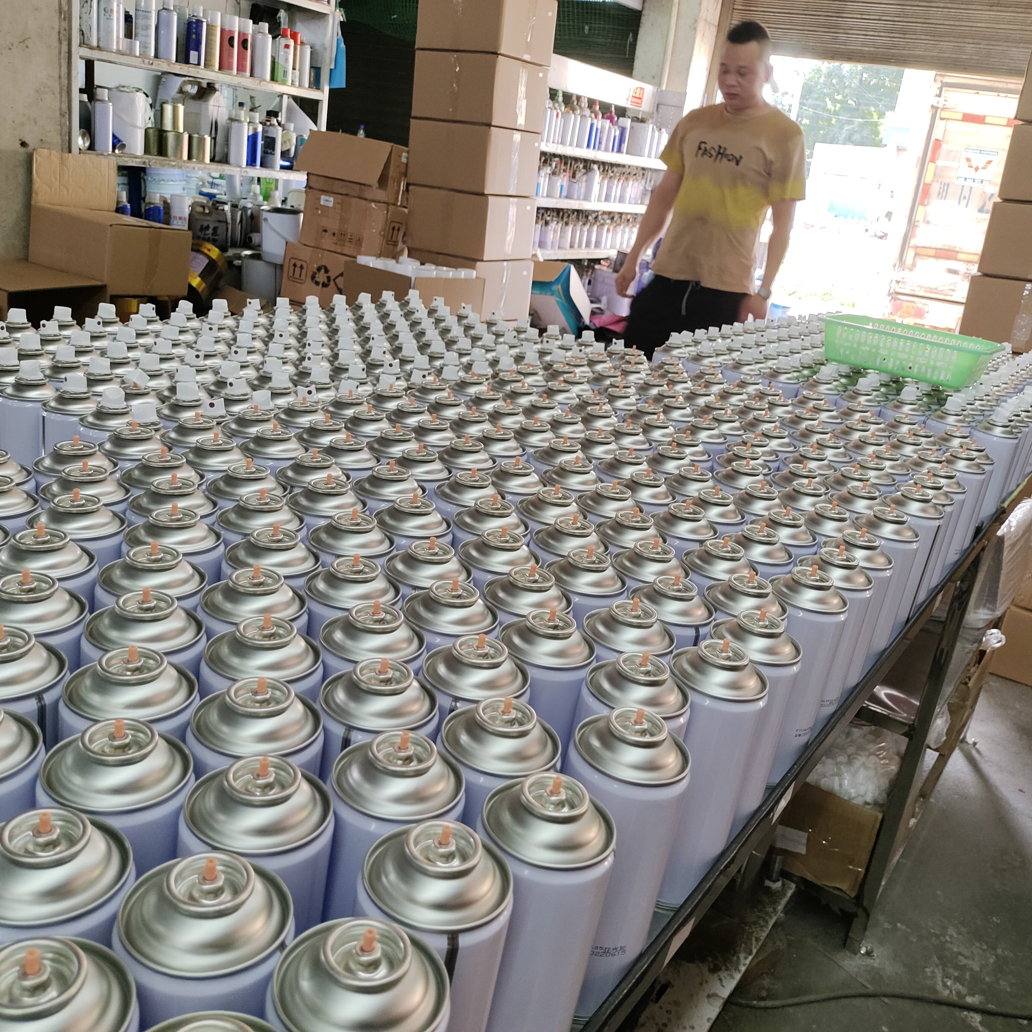 各类油漆自喷漆来料定制分装加工