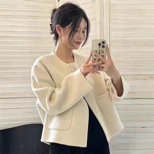 漂亮外衣2026新款高级感广州十三行毛呢大衣女装无领宽松两粒扣