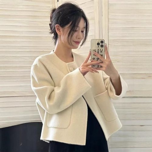 漂亮外衣2026新款高级感广州十三行毛呢大衣女装无领宽松两粒扣