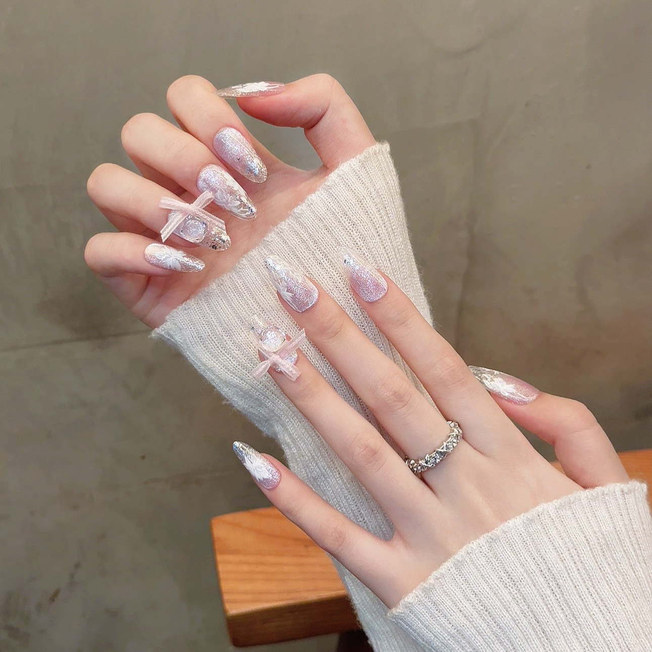 纯手工美甲贴梨花香瓷白细腻猫眼欧泊粉立体钻蝴蝶结光疗美甲贴片,彩妆/香水/美妆工具,穿戴甲/甲片,淘宝优惠券,粉丝福利购,淘宝优惠卷