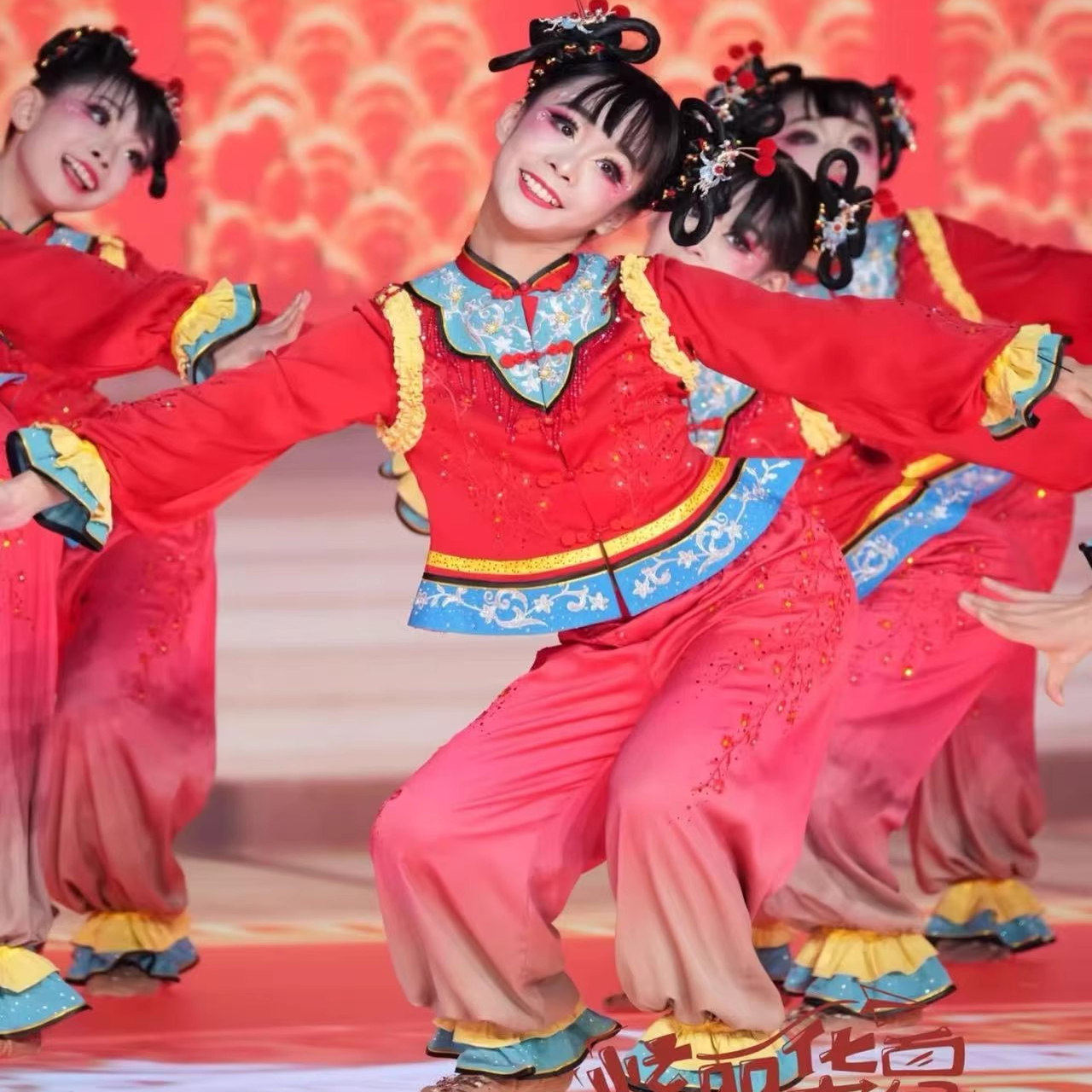 泥娃闹春韵演出服儿童群舞喜庆民族舞福娃闹春节元旦开门红表演服