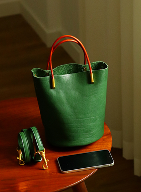 peshawar | 小众森系墨绿色牛皮水桶包女式法式复古真皮手提包