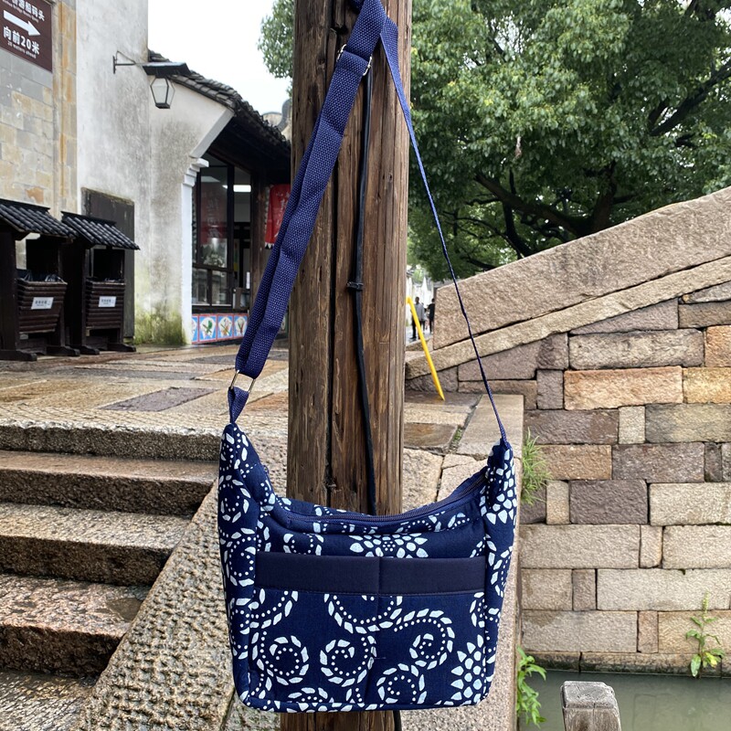 乌镇特色蓝印花布包斜跨包民族风手工艺单肩布包休闲妈妈包蜡染包