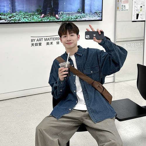 深蓝色复古水洗衬衫上衣