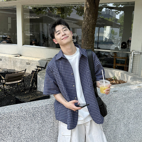 藏青泡泡棉格子短袖衬衫男生2026新款夏季百搭宽松休闲衬衣纯棉