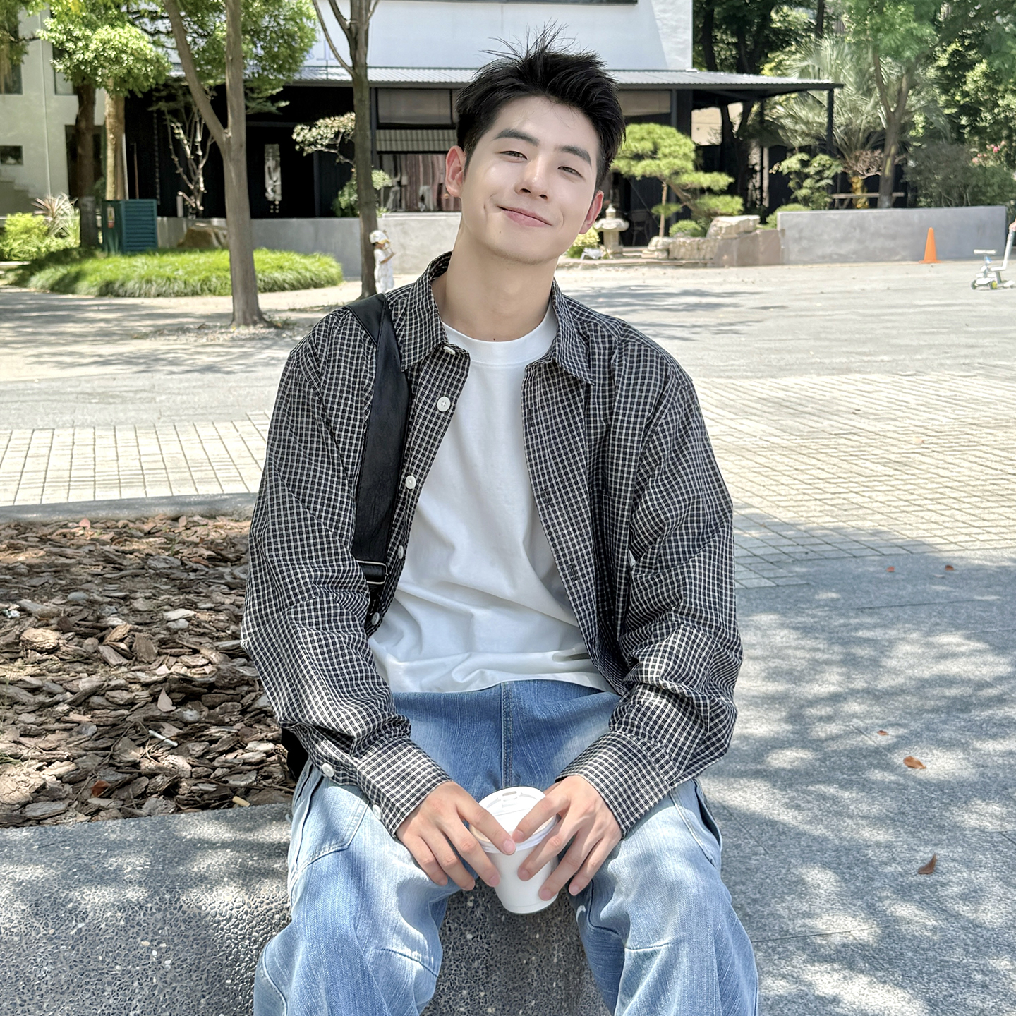 藏青色翻领撞色长袖日系格子衬衫男生2025新款秋季休闲宽松外套潮