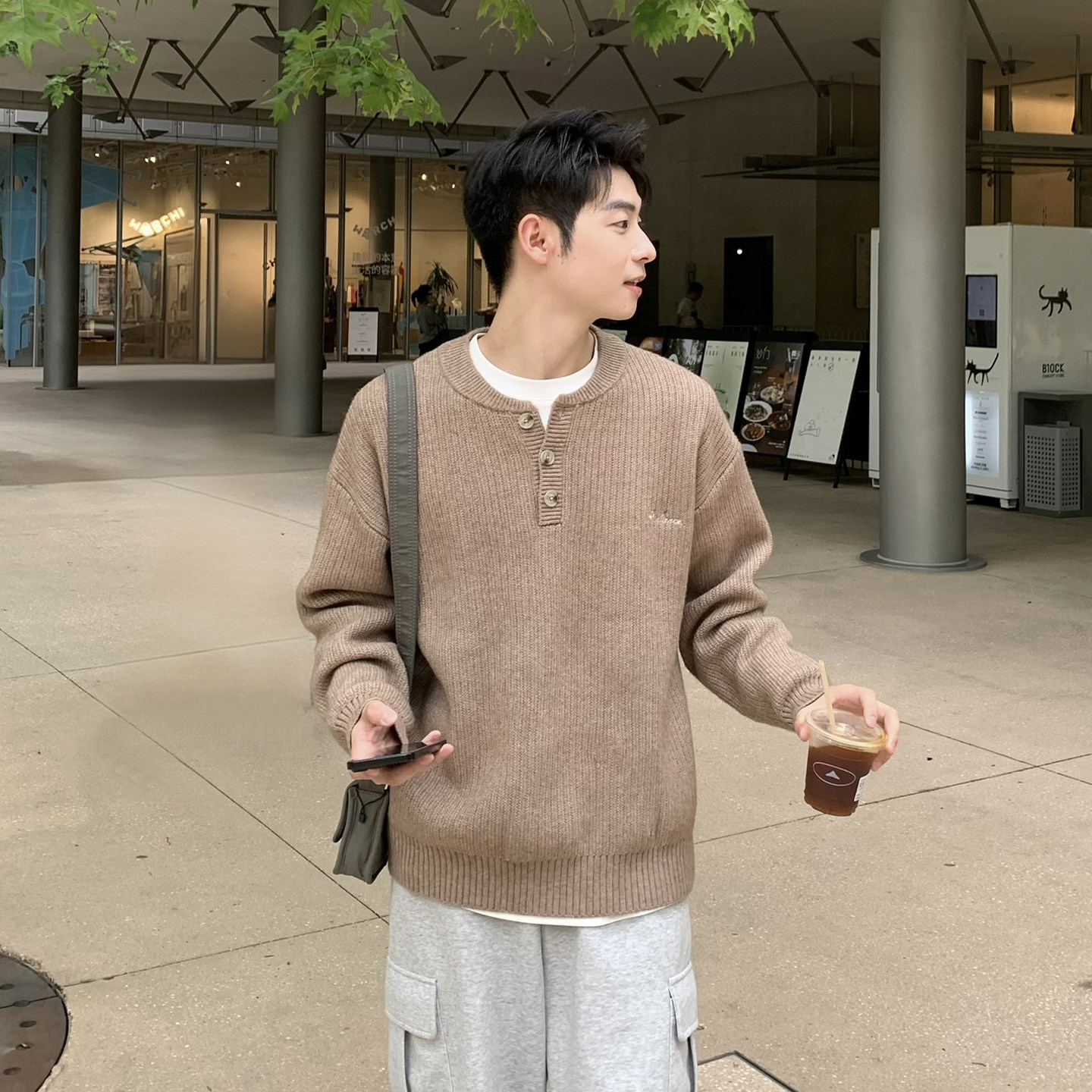 咖色字母刺绣亨利领毛衣男生2025新款秋季日系复古宽松套头上衣