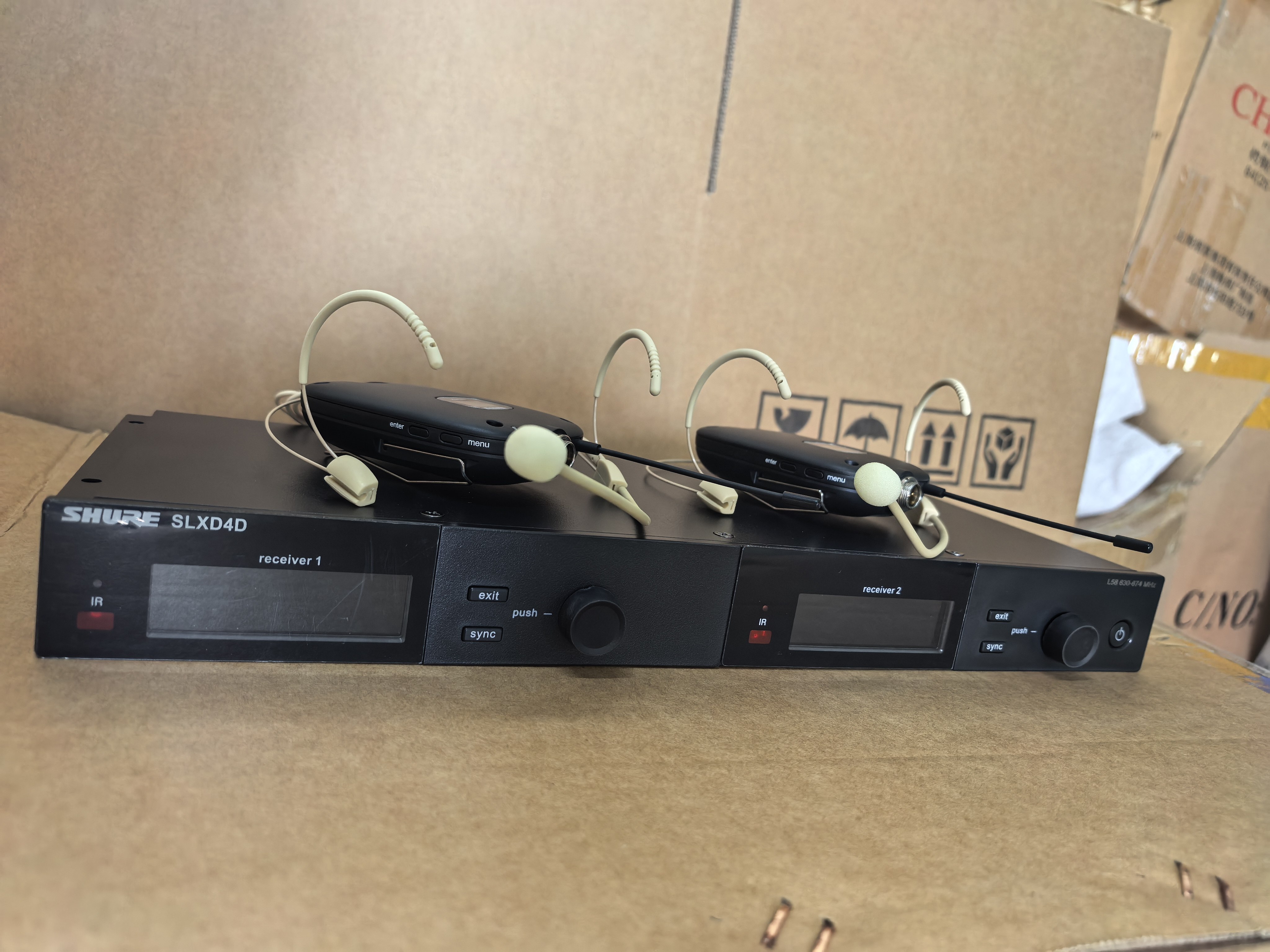 SLXD24D/头戴领夹麦克风一拖二专业数字直播演出无线话筒麦克风