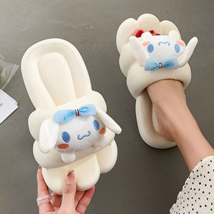 2024年新款 女舒适可爱卡通 网红超火踩屎感厚底一字玉桂狗凉拖鞋
