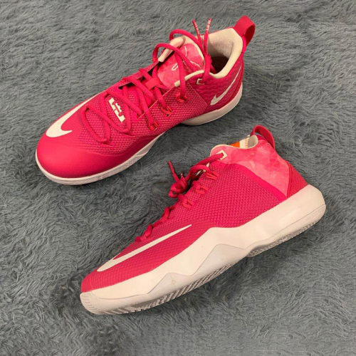 坚持门徒Nike詹姆斯使节9篮球鞋