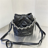 高品质复古菱格水桶包时尚 小D家2025冬季 新款 百搭手提单肩斜挎包