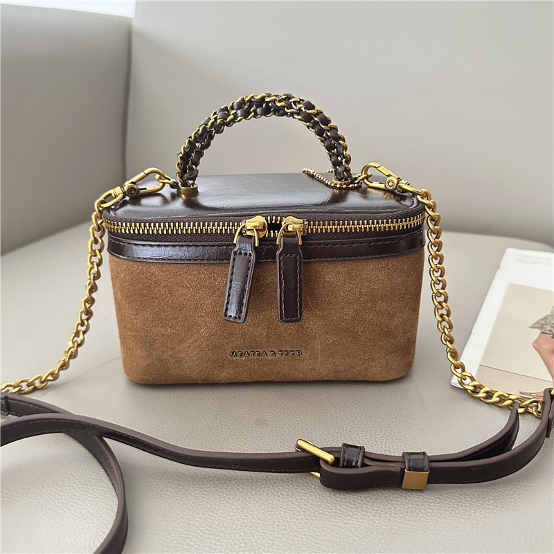 2025冬季新款复古磨砂皮手提韩版潮流单肩斜挎包盒子包麂皮医生包