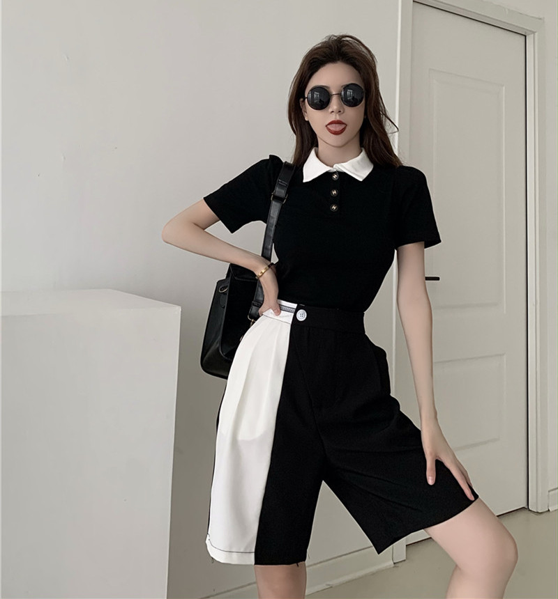 Two piece set of color matching Polo neck short sleeve top + high waist contrast casual shorts