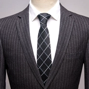 Bộ đồ sọc xám đậm phù hợp với bộ đồ công sở nam thời trang giản dị gió Anh phù hợp với bộ hai - Suit phù hợp