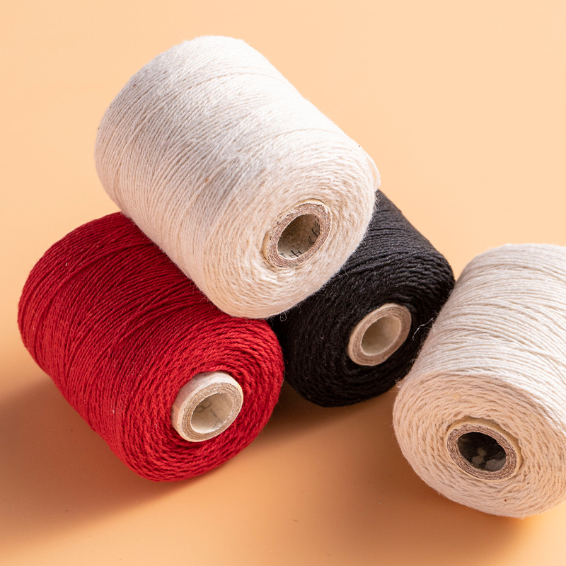 家用老式手工缝被子的棉线团