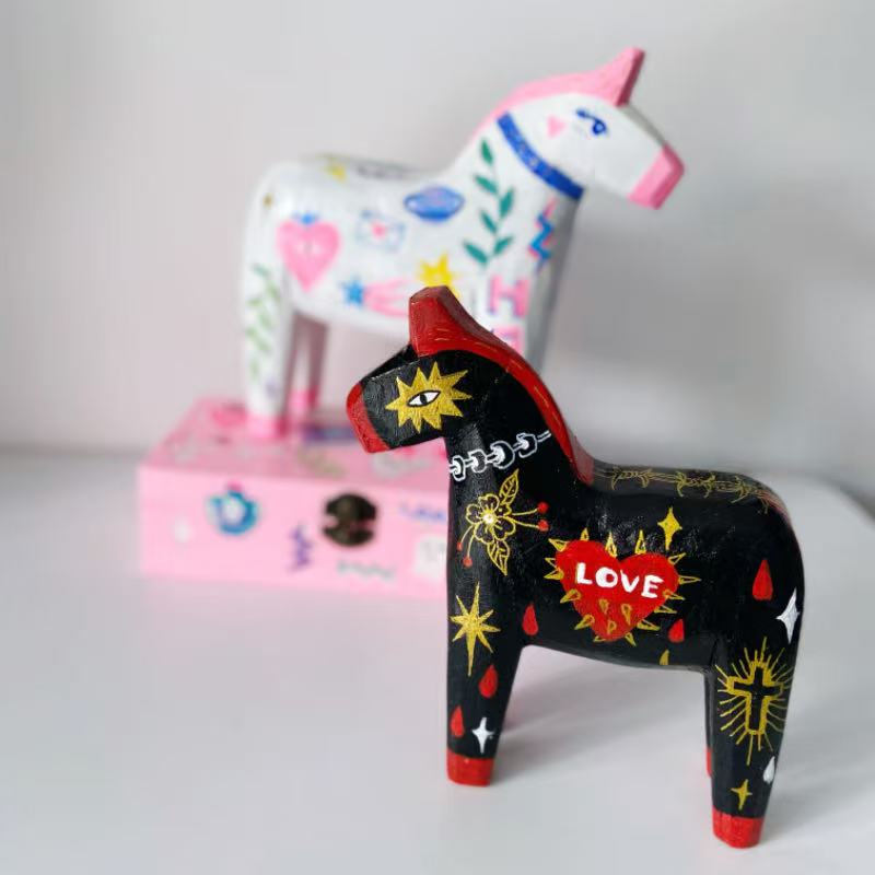 原创手绘新款马年复古桌面摆件