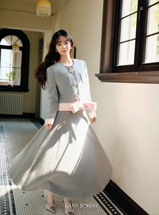 GUO 2024秋冬灰色拼粉蝴蝶结钻扣羊毛外套灰色羊毛长半裙 JINGYI