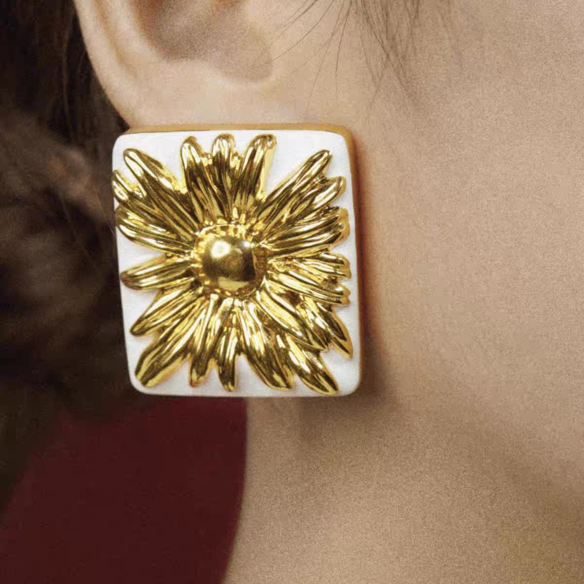 daartemis达弥雏菊浮雕耳钉女大气质精致设计高级感轻奢小众耳饰