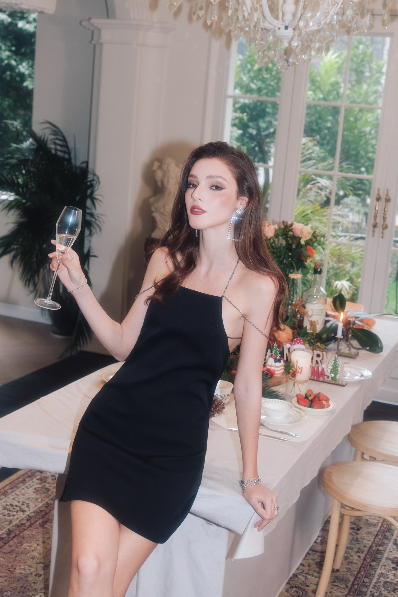 DIANA VEVINA24春夏黑色链条吊带连衣裙时尚通勤百搭优雅气质女裙