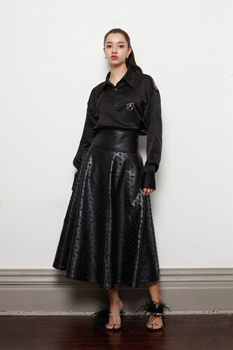 Aimmesparrow蕾丝A字胸针皮裙