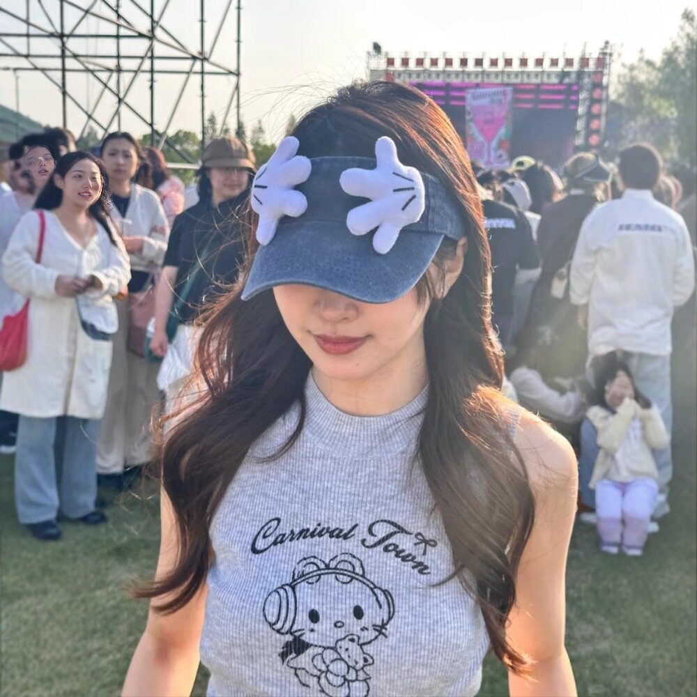 米齐小手捂脸牛仔空顶帽可爱